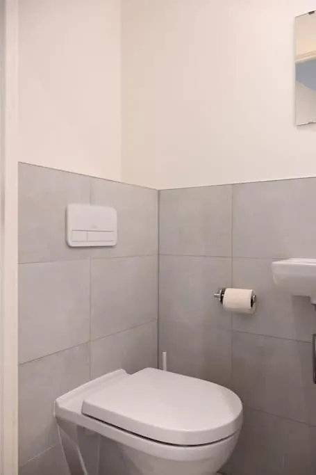 Spacious 4-Guest Seaside In Ostende Apartman